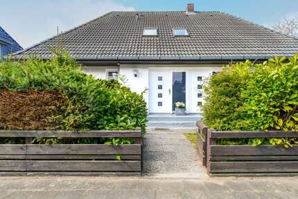 Haus zum Kaufen in Timmendorfer Strand 1.100.000 € 209 m² 6 zimmer