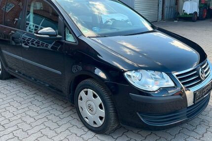 VW Touran 251.000 km 1.950 &euro; Bad Oldesloe 23843