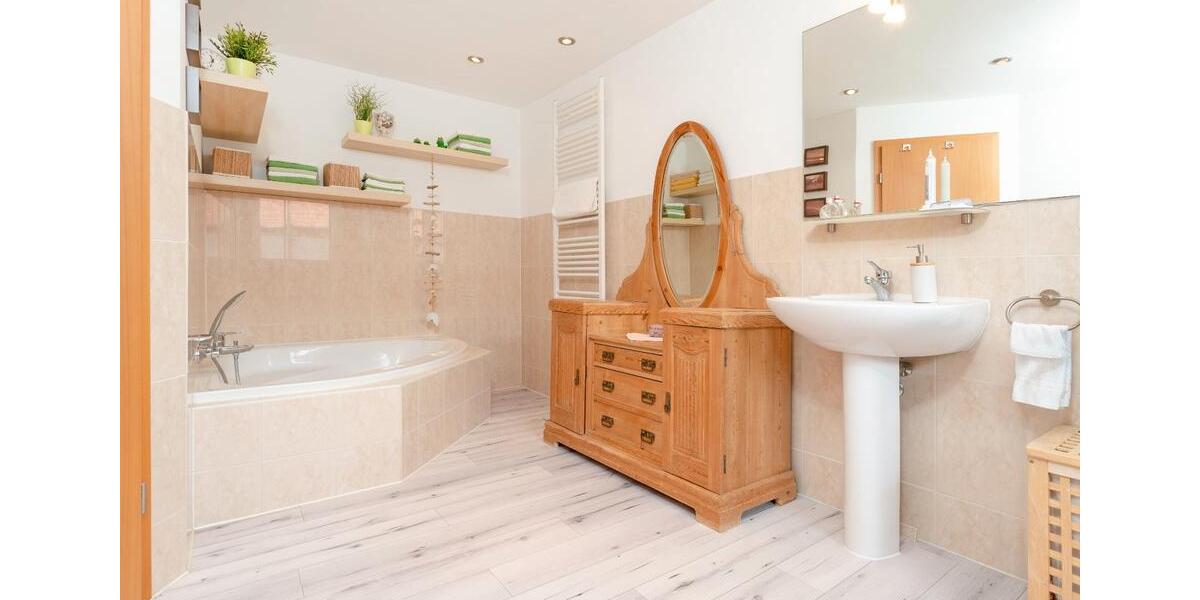 Reihenhaus Stockelsdorf - 1 Zimmer, 123 m&sup2;, 440.000&euro; | Angebot:26692103