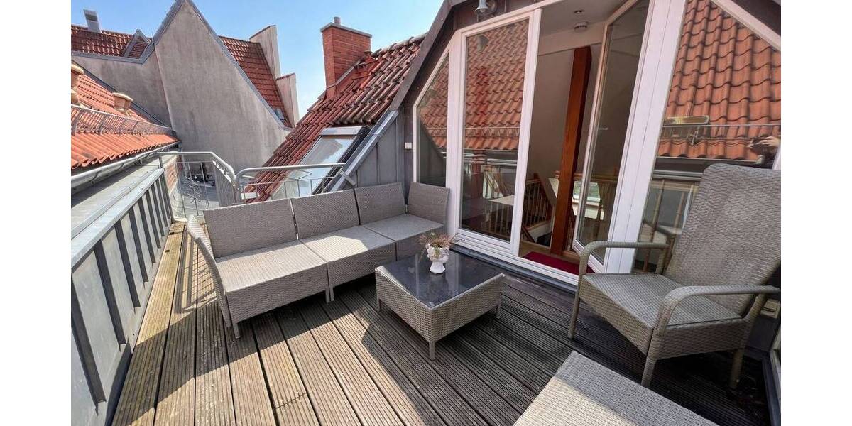 Etagenwohnung Lübeck Innenstadt - 6 Zimmer, 175 m&sup2;, 4.500&euro; | Angebot:26401158