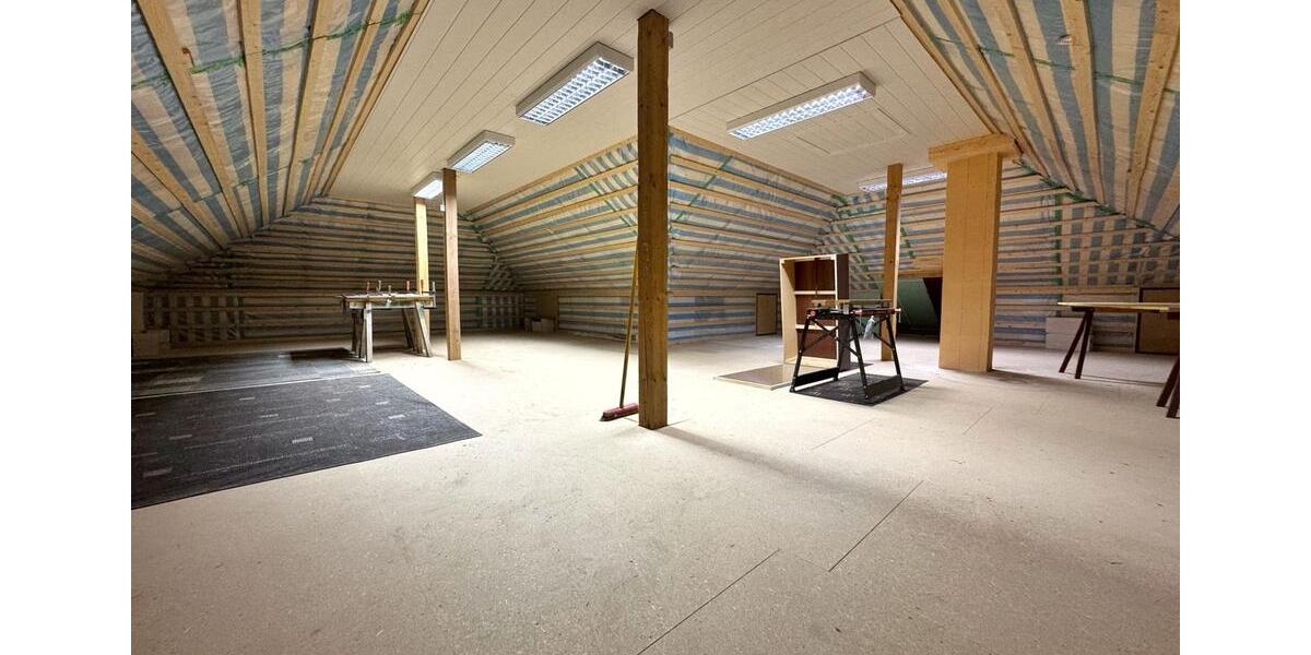 Etagenwohnung Lüdersdorf - 9 Zimmer, 236 m&sup2;, 2.500&euro; | Angebot:24624031