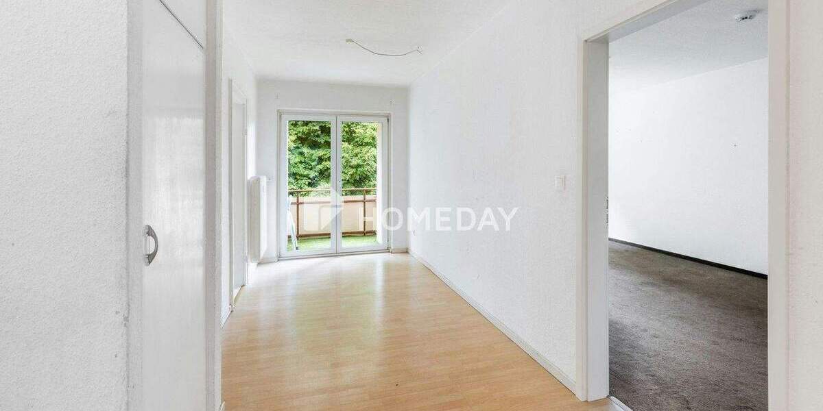 ETW mit Balkon in grüner Lage | In frisch saniertem MFH | 1. OG 3 zimmer