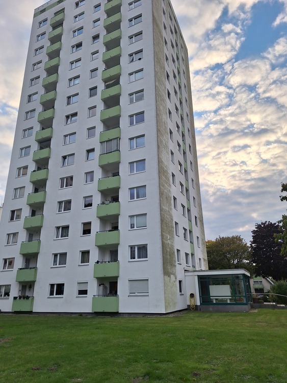 Gemütliche Wohnung in der 4. Etage; 23560 HL- Moisling 3 zimmer