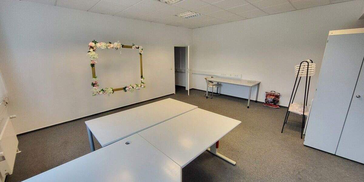 Gewerbeobjekt Lübeck / Sankt Lorenz Nord St. Lorenz Nord - 3 Zimmer, 99 m&sup2;, 600&euro; | Angebot:25670280