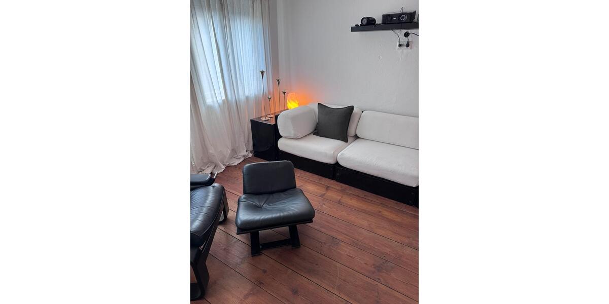 Etagenwohnung Lübeck Innenstadt - 2 Zimmer, 110 m&sup2;, 700&euro; | Angebot:25419605