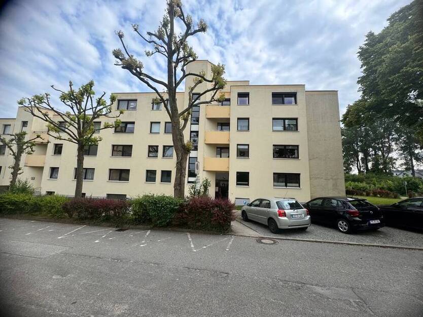4,5-Zi.-Eigentumswohnung mit gr. Balkon und Pkw-Außenstellplatz in Bad Schwartau (Mühlenteich)