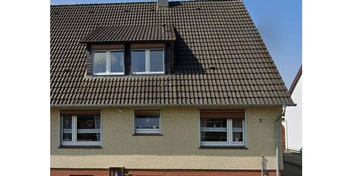 DHH mit 2 Wohnungen + großem Grundstück in ruhiger Lage in Reinfeld von Privat 6 zimmer