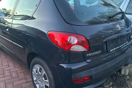 Peugeot 206 173.000 km 2.500 &euro; Lübeck 23560