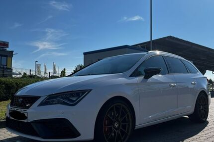 Seat Leon 109.000 km 18.800 &euro; Lübeck 23560