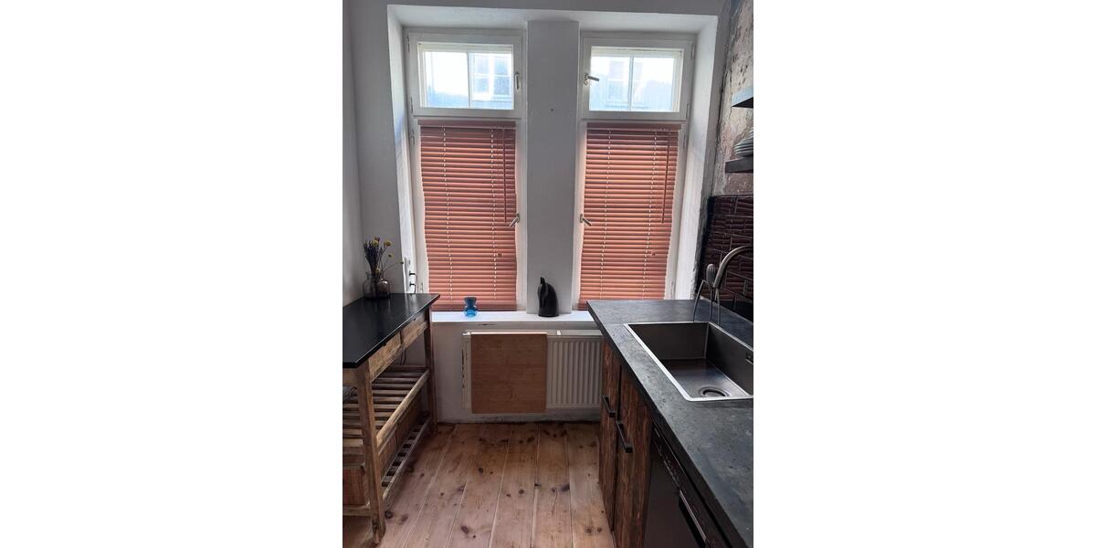 Etagenwohnung Lübeck Innenstadt - 2 Zimmer, 110 m&sup2;, 700&euro; | Angebot:25419605