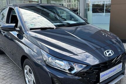 Hyundai i20 7.912 km 18.280 &euro; Lübeck 23562