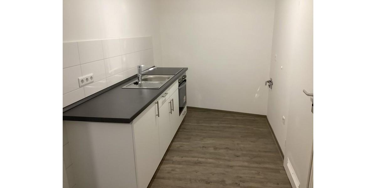 Schöne und frisch sanierte 2 Zimmer Wohnung mit Aufzug und sofort anmietbar! 2 zimmer