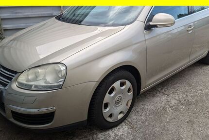 VW Jetta 182.282 km 2.900 € Lübeck 23556