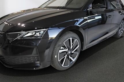 Skoda Octavia 9.000 km 42.980 € Bad Segeberg 23795