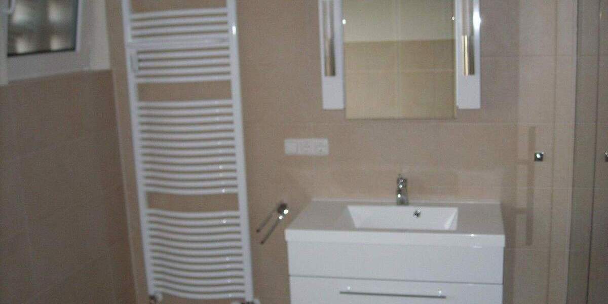 Sehr schöne, gut geschnittene und ruhige 2-Zimmer-Wohnung mit Balkon in St. Jürgen 2 zimmer