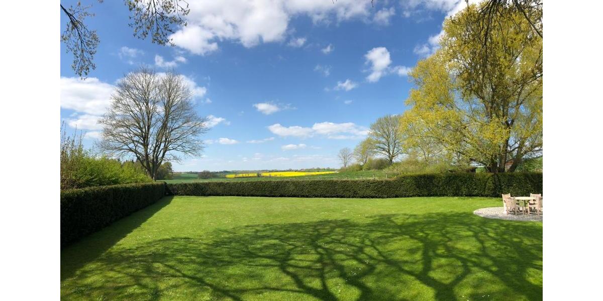 Einfamilienhaus Ahrensbök - 10 Zimmer, 280 m&sup2;, 660.000&euro; | Angebot:27176211