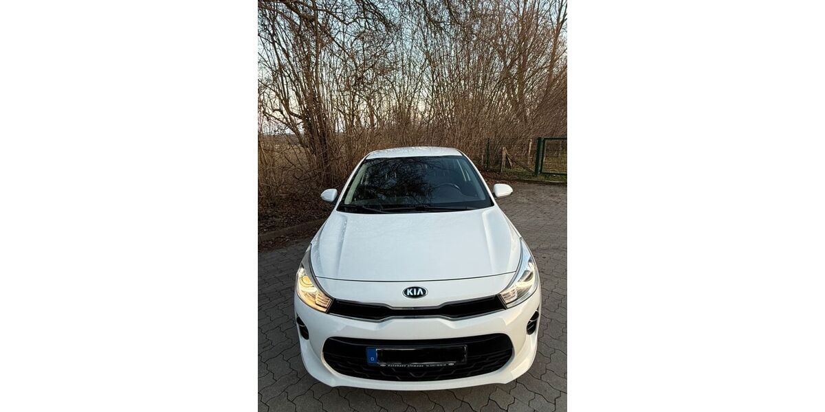 Kia Rio 93.000 km 8.900 &euro; Bad Segeberg 23795