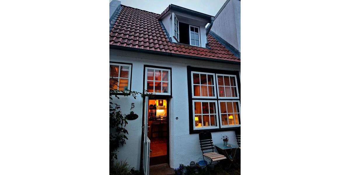 Einfamilienhaus Lübeck Innenstadt - 2 Zimmer, 50 m&sup2;, 350.000&euro; | Angebot:26033337
