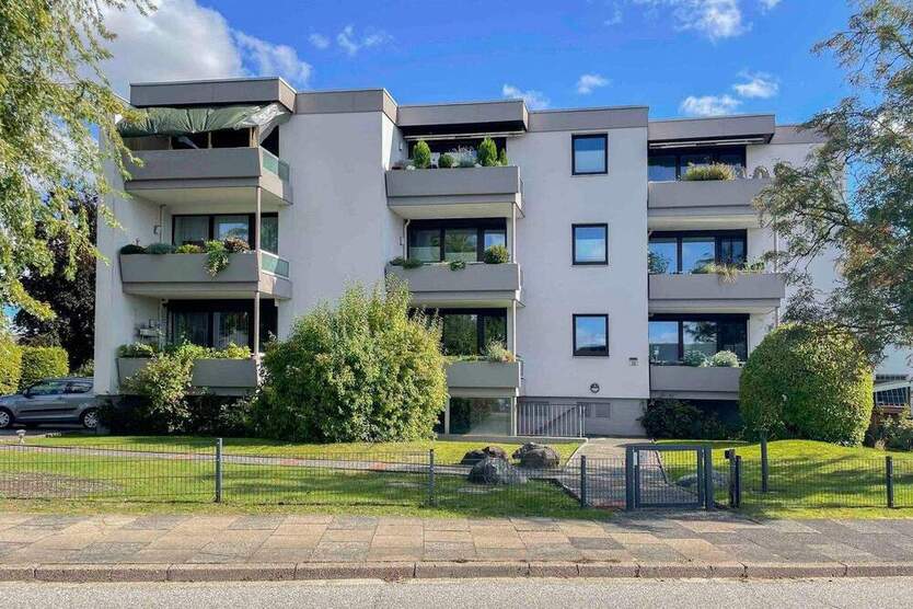 Viel Licht & gute Substanz - Ihre helle 2-Zimmer-Wohnung mit Loggia in ruhiger Lage 2 zimmer