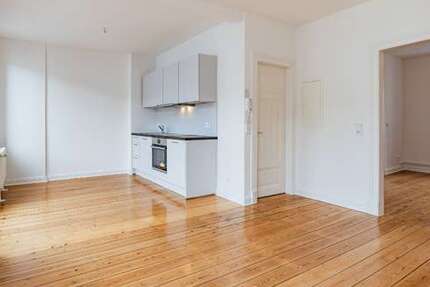 Wohnung zum Kaufen in Lübeck 218.000 € 47.2 m² 2.5 zimmer