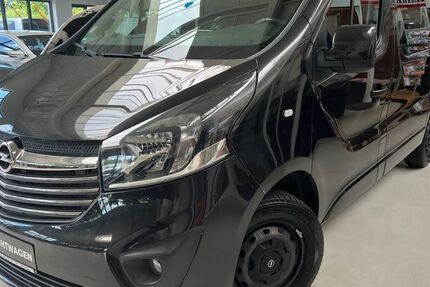 Opel Vivaro 179.244 km 15.585 € Stockelsdorf 23617