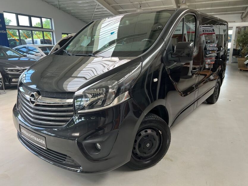 Opel Vivaro 179.244 km 15.585 € Stockelsdorf 23617