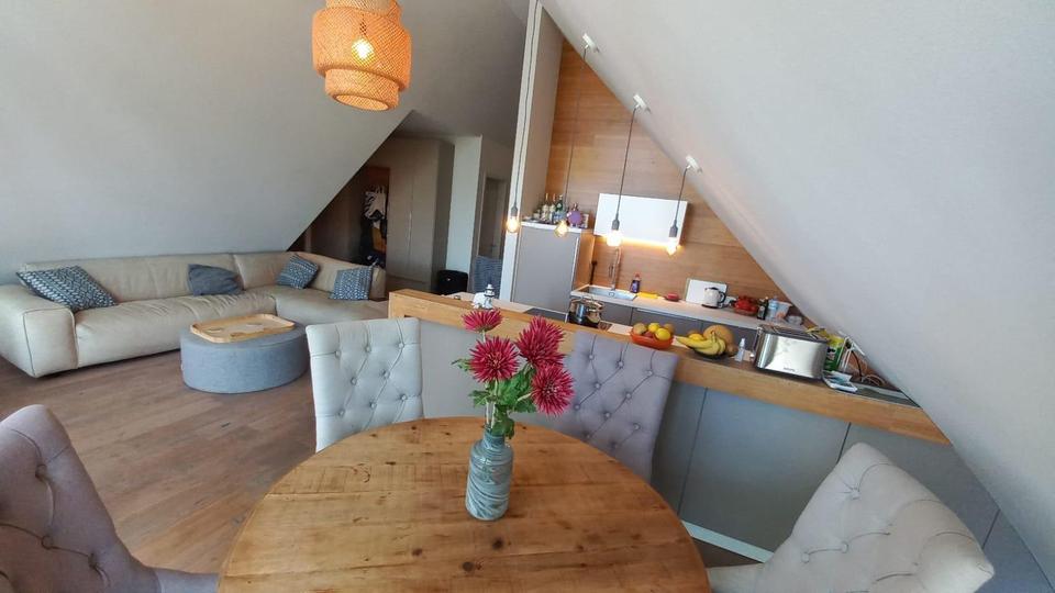 Dachgeschoßwohnung Timmendorfer Strand - 3 Zimmer, 90 m&sup2;, 1.200&euro; | Angebot:25452977