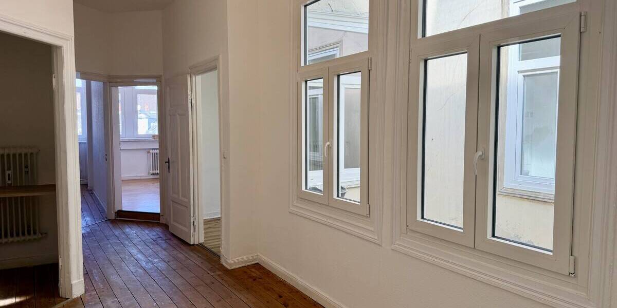 Etagenwohnung Lübeck Innenstadt - 4 Zimmer, 122 m&sup2;, 1.900&euro; | Angebot:26528239