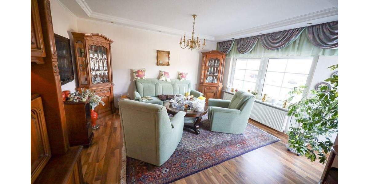 Repräsentatives Zweifamilienhaus mit Einliegerwohnung 8 zimmer