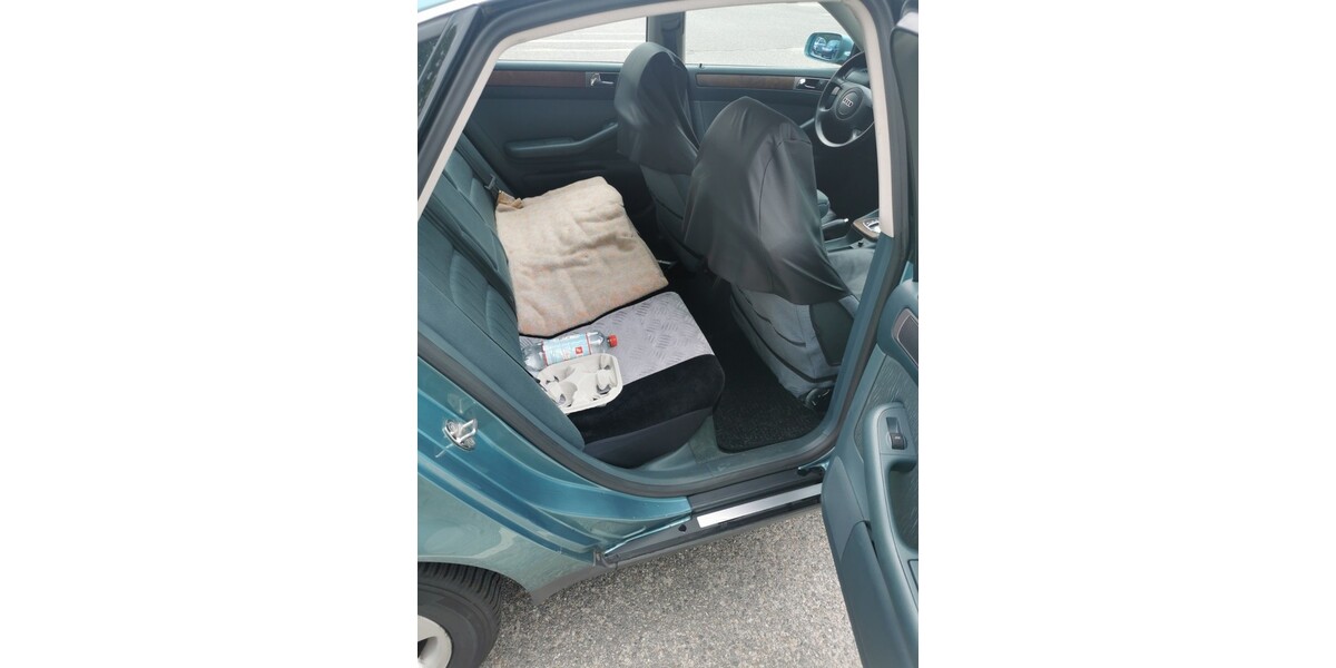 Audi A6 122.800 km 2.500 &euro; Lübeck 23539