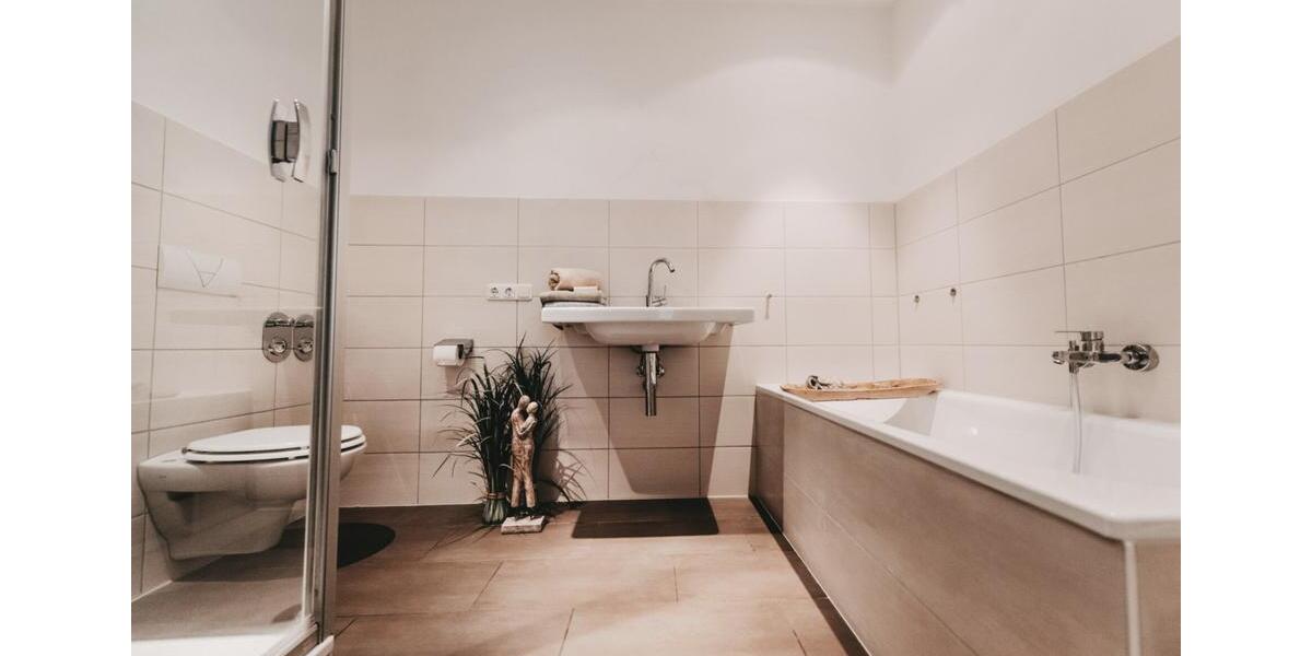 Erdgeschoßwohnung Hamberge - 5 Zimmer, 137 m&sup2;, 1.576&euro; | Angebot:26246744