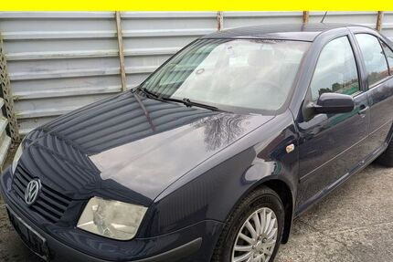 VW Bora 284.247 km 550 &euro; Lübeck 23556