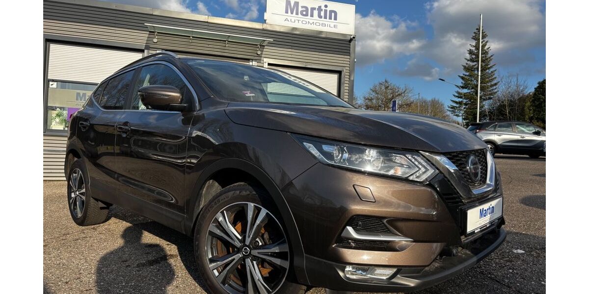 Nissan Qashqai 93.800 km 15.400 &euro; Lübeck 23560