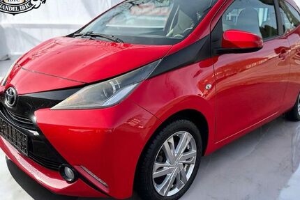 Toyota Aygo (X) 100.000 km 5.499 &euro; Lübeck 23560