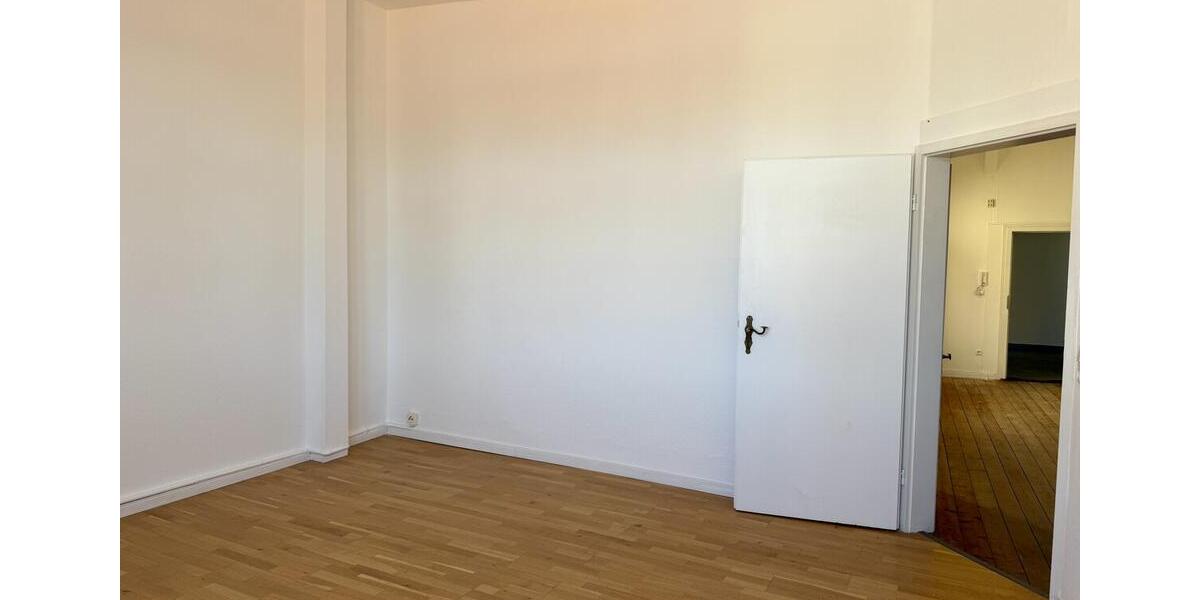 Dachgeschoßwohnung Lübeck Innenstadt - 4.5 Zimmer, 122 m&sup2;, 1.900&euro; | Angebot:26296726