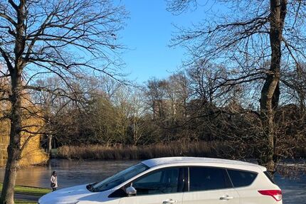 Ford Kuga 59.000 km 8.450 &euro; Lübeck 23570