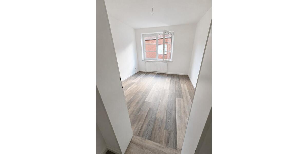 Etagenwohnung Bad Schwartau - 1 Zimmer, 78 m&sup2;, 230.000&euro; | Angebot:27147170