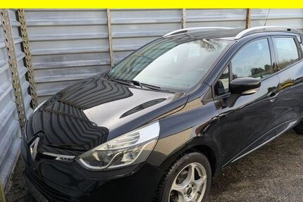 Renault Clio 131.426 km 8.300 &euro; Lübeck 23556