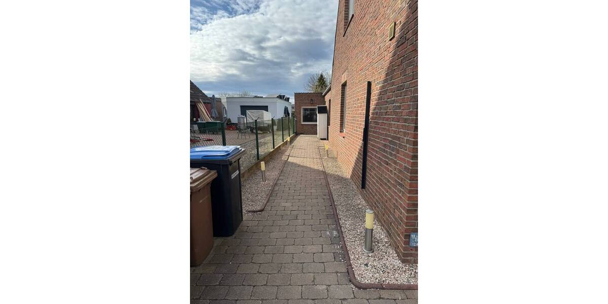 Sanierte 5 Zimmerwohnung in einer Doppelhaushälfte 5 zimmer