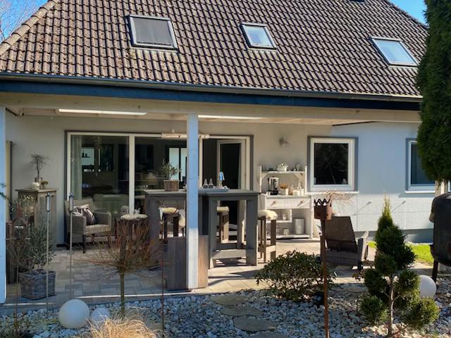 Einfamilienhaus Bad Schwartau - 6 Zimmer, 150 m&sup2;, 775.000&euro; | Angebot:27118373