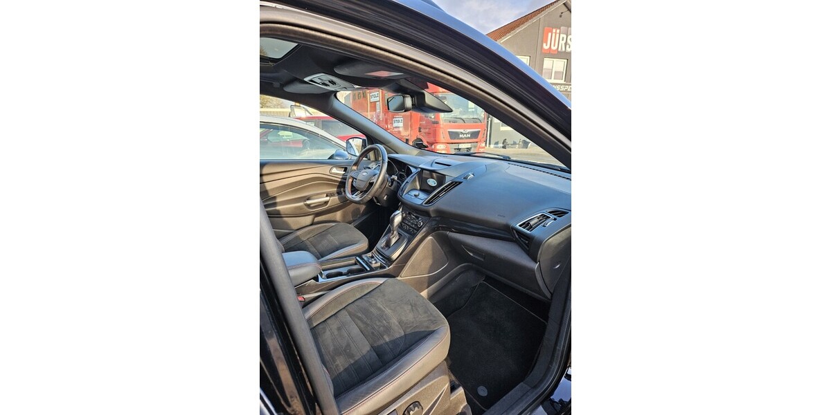 Ford Kuga 90.500 km 22.999 &euro; Lübeck 23539