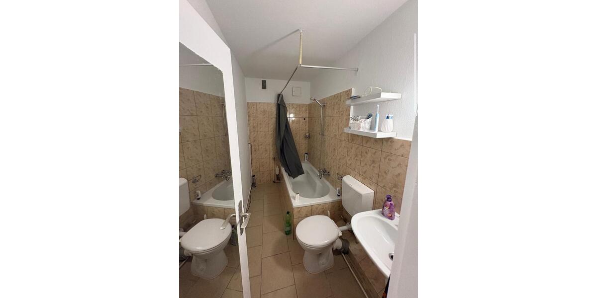 1,5 Zimmerwohnung in HL-Buntekuh, renoviert + sofort frei 1.5 zimmer