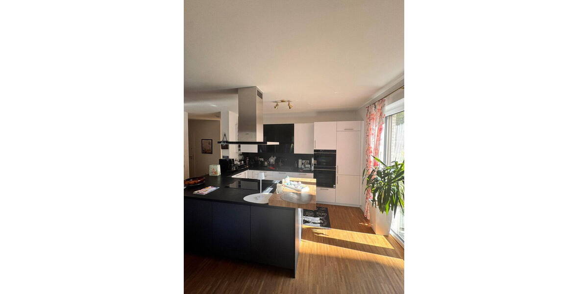 Etagenwohnung Lübeck St. Lorenz Süd - 5 Zimmer, 126 m&sup2;, 2.116&euro; | Angebot:26876567