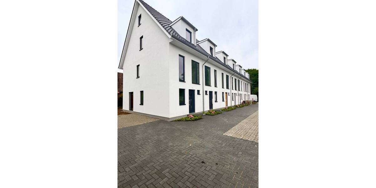 Reihenmittelhaus Bad Segeberg - 5 Zimmer, 104 m&sup2;, 1.700&euro; | Angebot:25743127