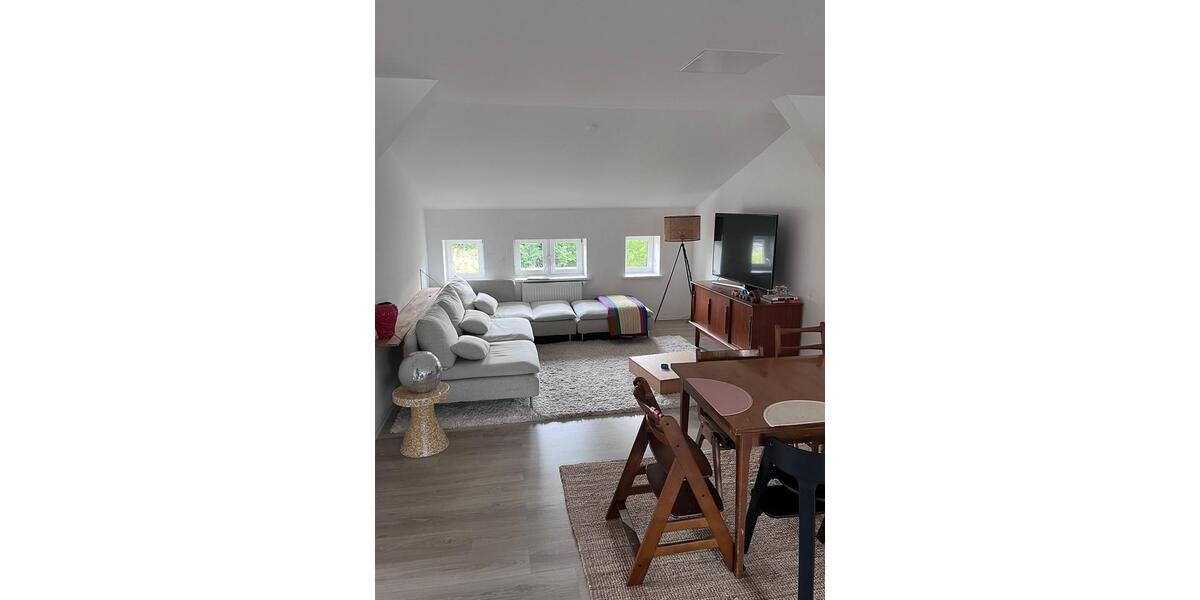 Moderne Dachgeschosswohnung in klein Rönnau 3 zimmer