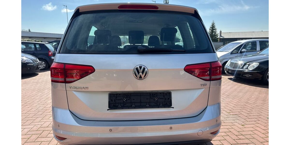VW Touran 166.000 km 9.700 &euro; Lübeck 23560