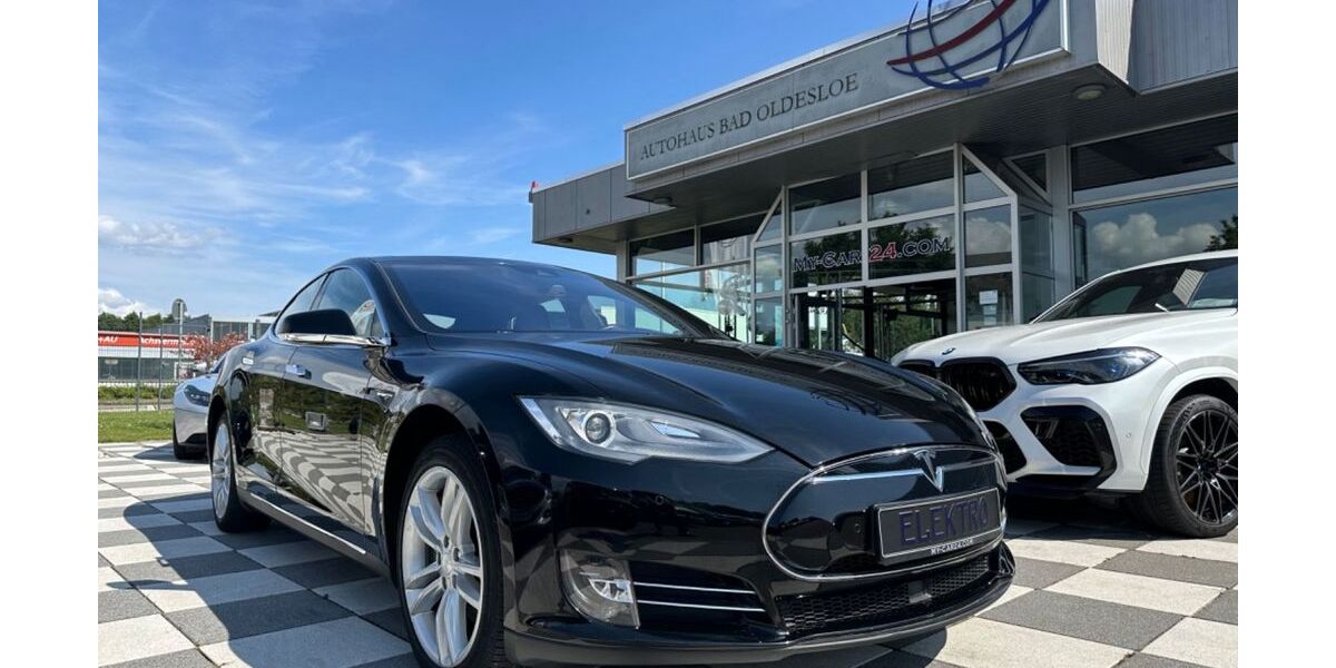 Tesla Model S 120.297 km 21.888 &euro; Bad Oldesloe 23843