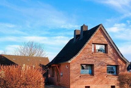Haus Reinfeld (Holstein) - 4.5 Zimmer, 80 m&sup2;, 369.000&euro; | Angebot:26692104