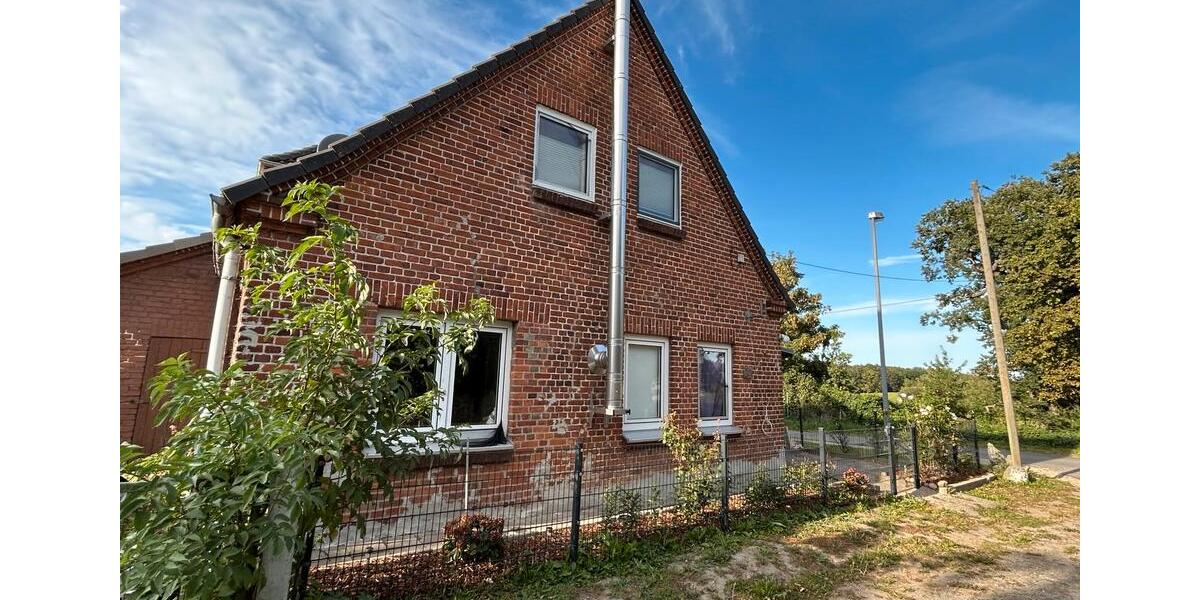 Einfamilienhaus Dassow - 6 Zimmer, 124 m&sup2;, 185.000&euro; | Angebot:26977230