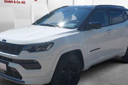 Jeep Compass 42.143 km 28.990 &euro; Lübeck 23554